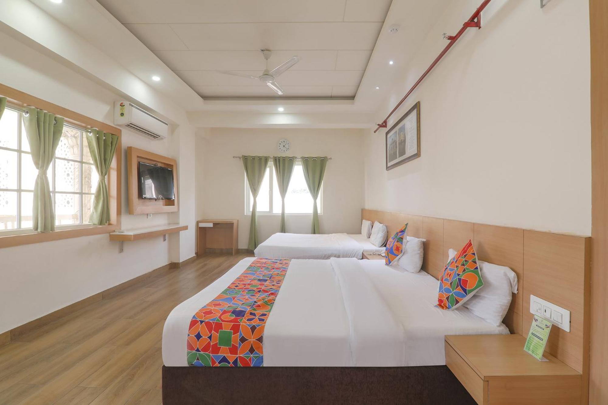 Fabhotel Raghubar Kripa Лакнау Екстериор снимка