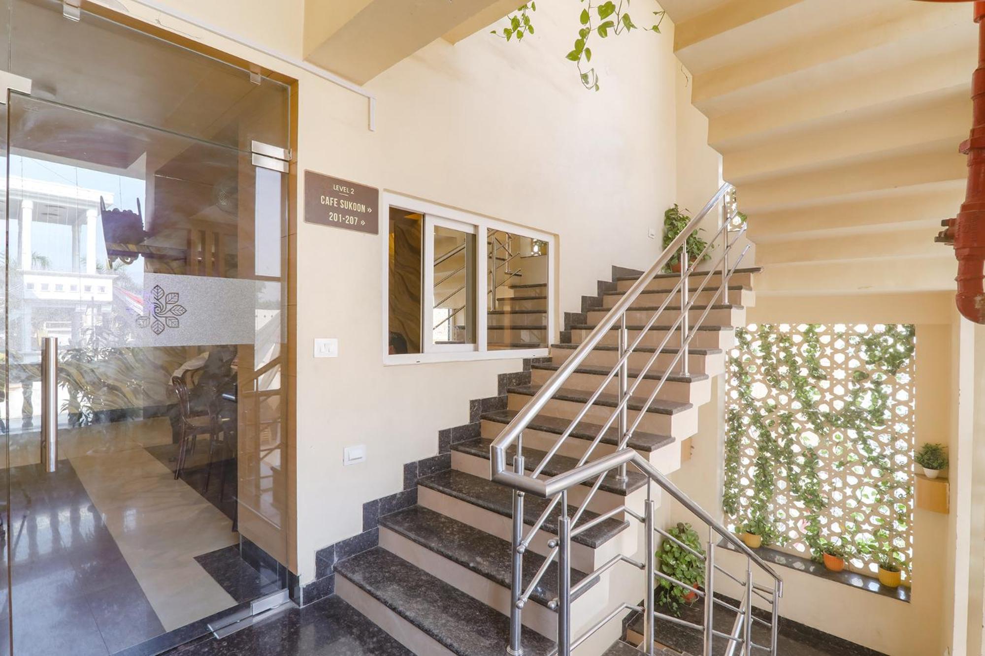 Fabhotel Raghubar Kripa Лакнау Екстериор снимка