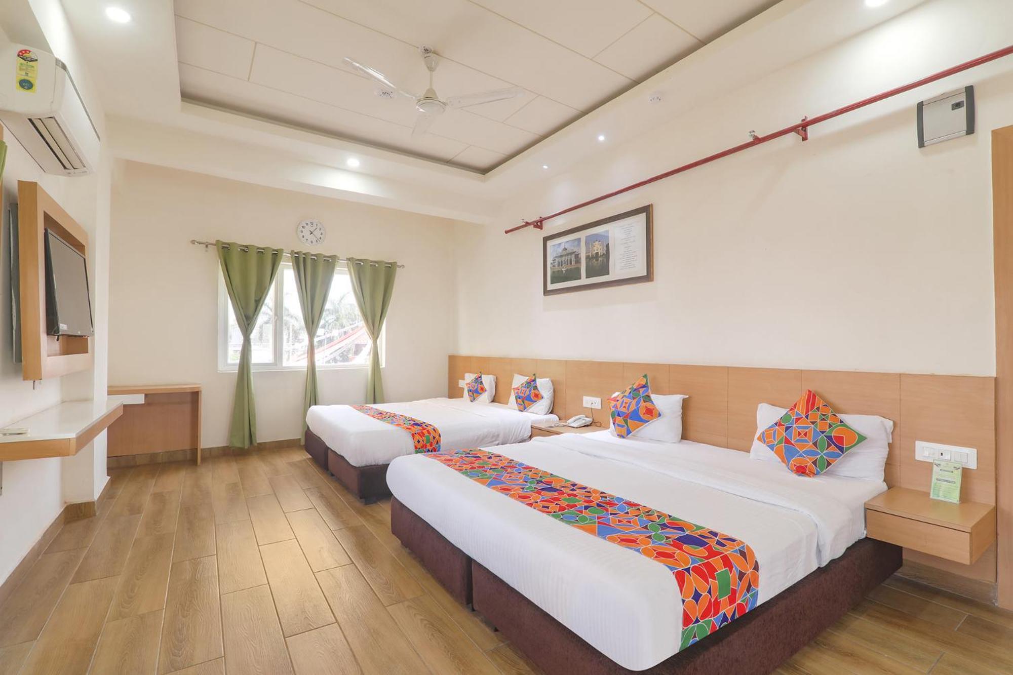 Fabhotel Raghubar Kripa Лакнау Екстериор снимка