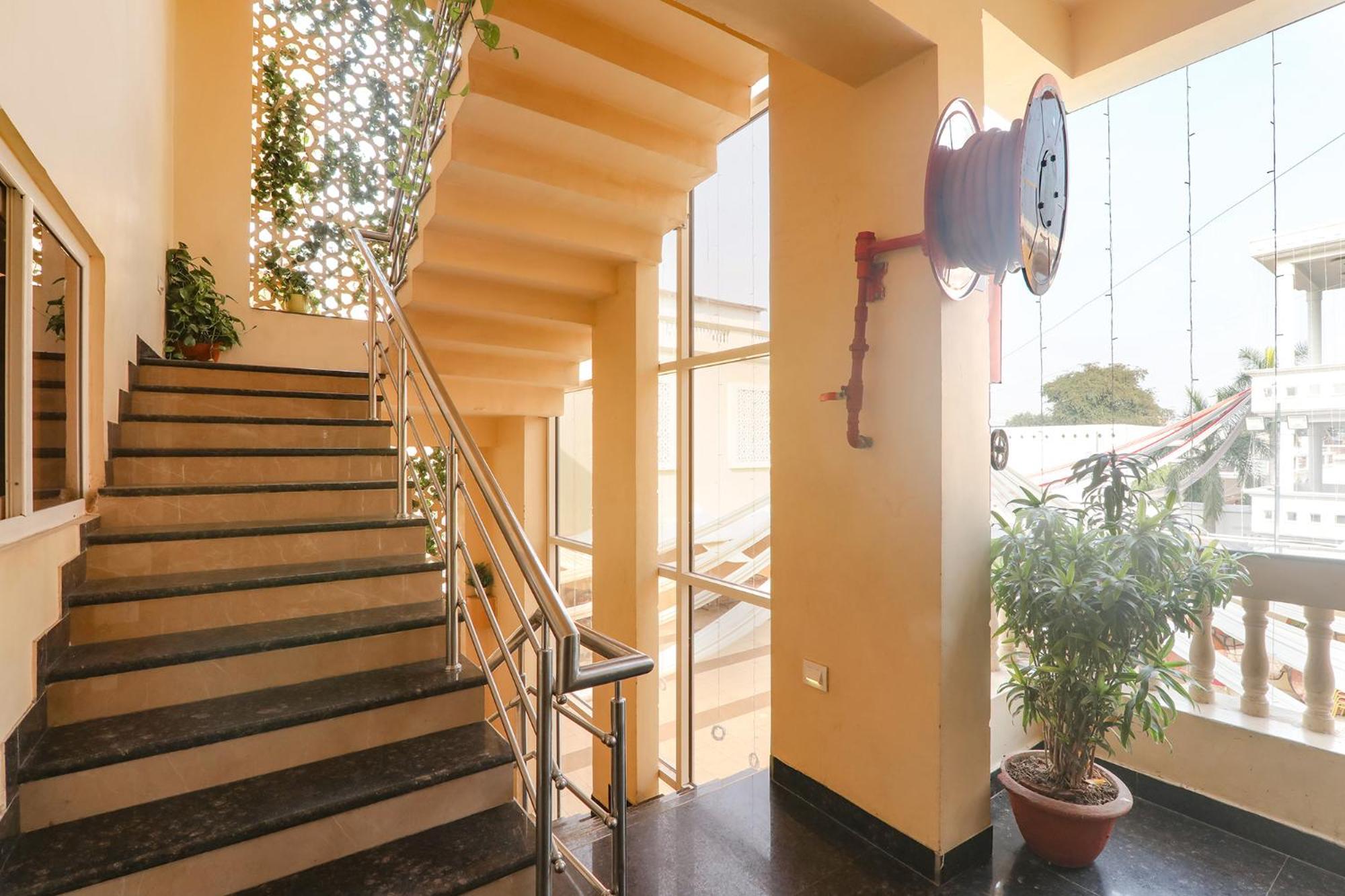 Fabhotel Raghubar Kripa Лакнау Екстериор снимка